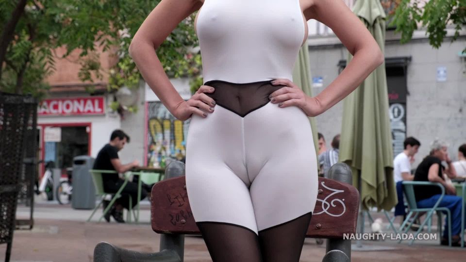 2019 08 25 Revealing catsuit  Camel toe in public