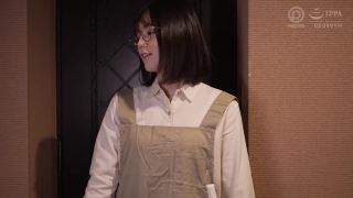 Living in 1 Room with Shy Girl: Hidden Secrets & Intimate Mo-7
