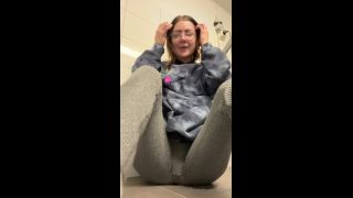 Whatever girl Whatevergirl - of had some problems yesterday so here is the new video when i play in the laundry room 22-11-2022-1