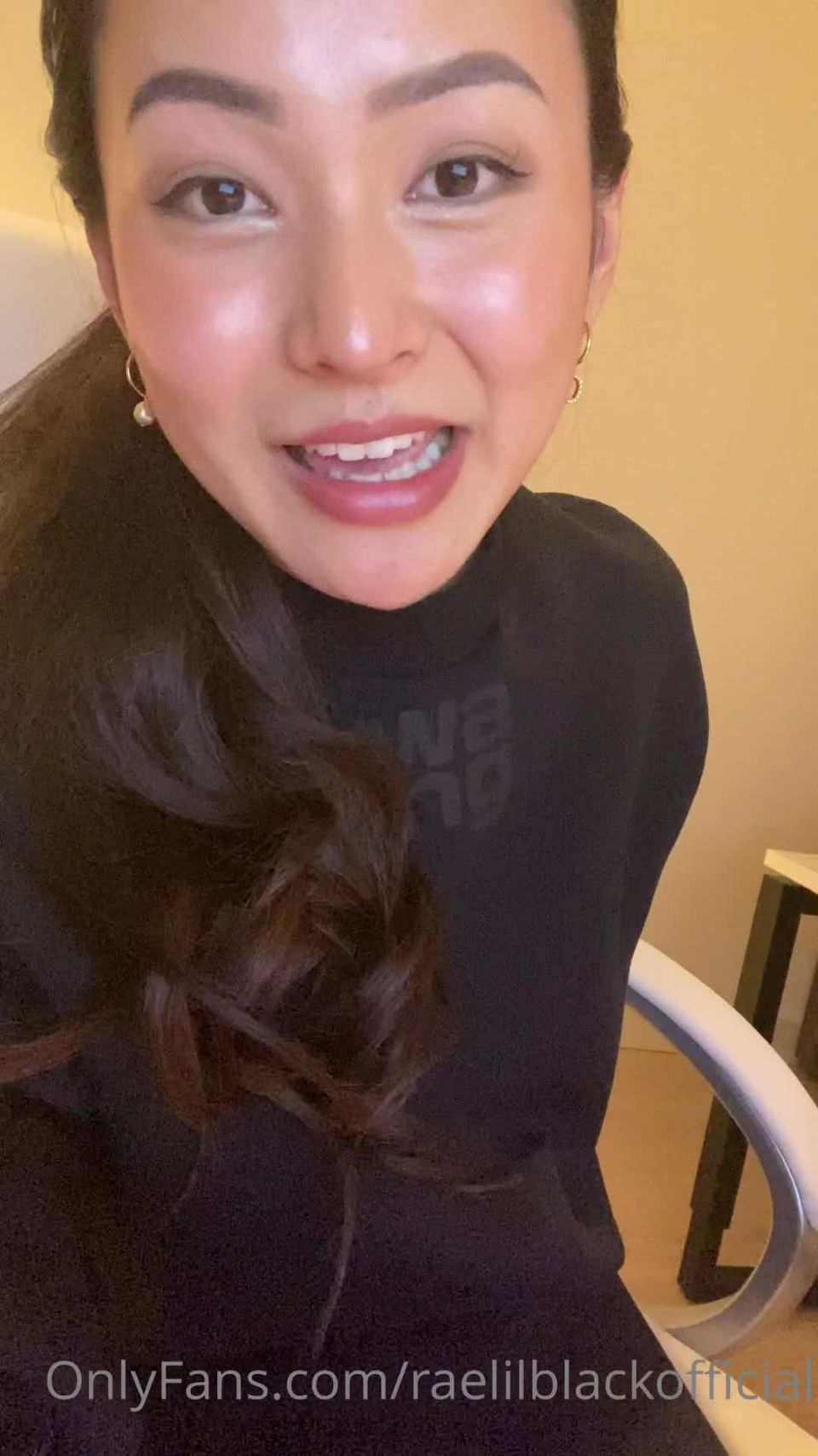 RaeLilBlack Official Raelilblackofficial - help me i got a question for you 01-05-2021