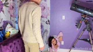 Adriana Chechik Mom Got Stuck The Dog Door Onlyfans (Pornstar)-8