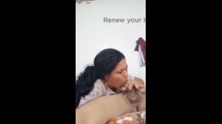 Hermosa chica mamando delicioso-6