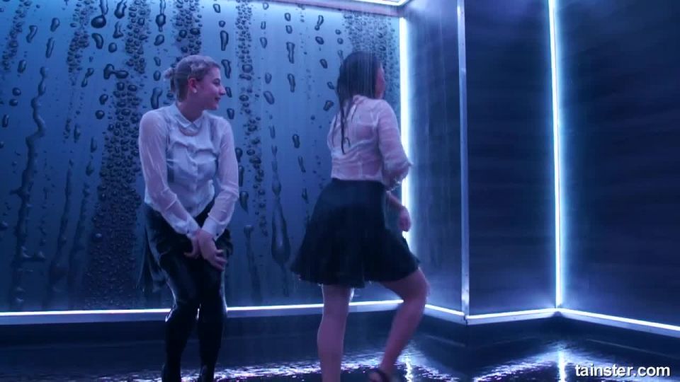 Porn tube Shower Shakers!