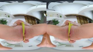 MILF With Lickable Pussy - Smartphone VR-3