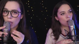 ASMR Honeygirl - Two girlfriends lick ears! One is shy, the other likes it  honeygirl ASMR Honeygirl -8