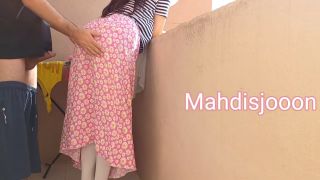 Mahdisjooon - رفتم بالکن لباس پهن کنم که در نبود شوهرم...(داستانی مکالمه فارسی) /I went to hang clothes...-4