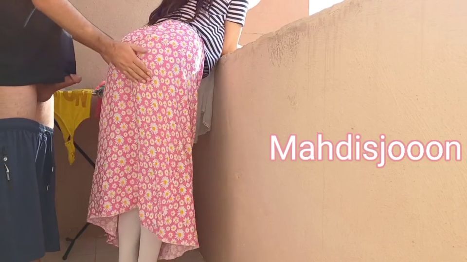 Mahdisjooon - رفتم بالکن لباس پهن کنم که در نبود شوهرم...(داستانی مکالمه فارسی) /I went to hang clothes...