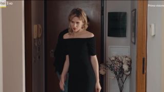 Cristiana Capotondi, Giulia Arena, Elena Radonicich – Bella Da Morire s01e01-04 (2020) HD 1080p - [Celebrity porn]-4