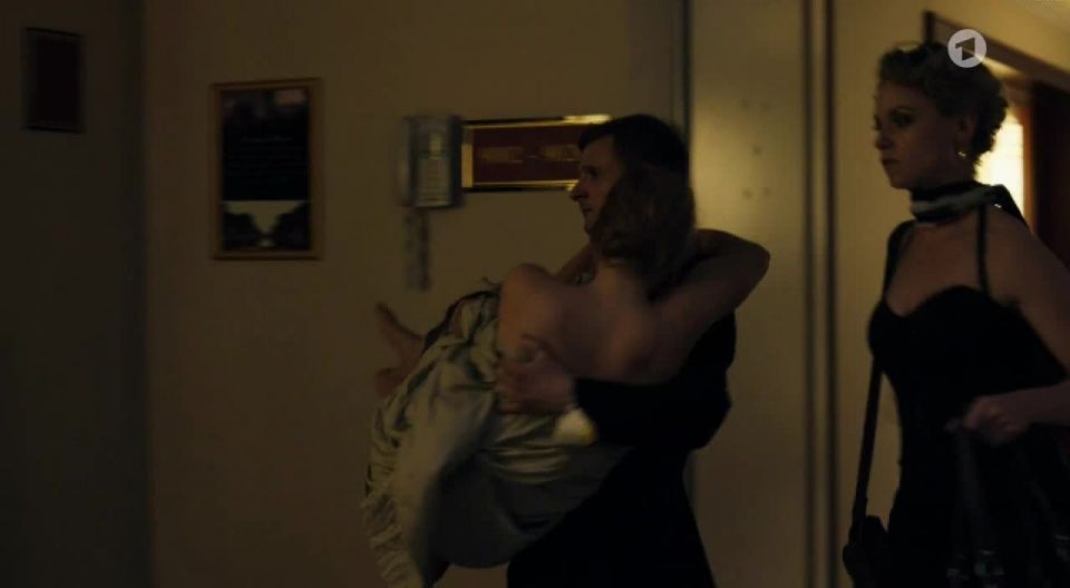 Saskia Rosendahl - Weissensee s01e04 (2018) HD 720p - (Celebrity porn)