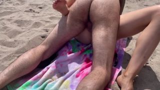 [Amateur] Husband films wife FUCKING A STRANGER and receiving an UNPROTECTED CREAMPIE on a PUBLIC BEACH-9