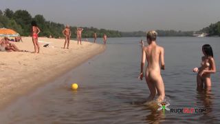 She wants to feel the hot sand on her naked  body-2