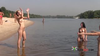 She wants to feel the hot sand on her naked  body-3