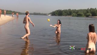 She wants to feel the hot sand on her naked  body-5