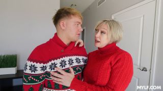 Milf Dee Williams - Sharing a Room With My Stepmom Ends With a Creampie - Voluptuous-3