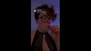 Housewives Slutty Rocker Shows Off-7