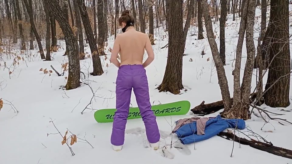 [GetFreeDays.com] Snowboard Girl Undress in the Woods hardcore cosplay porn