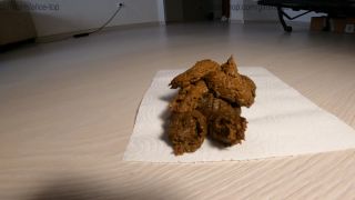 porn clip 13 Markovna - A bunch of soft poop with discharge ,  on solo female -9