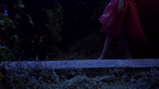 Monica Bellucci, Sadie Frost, Winona Ryder Nude - Bram Stokers Dracula ...-1