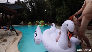 Jennifer White, Lilly Hall, Kenzie Taylor, Ariel Darling ...-2