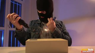 Online video Kathy Anderson - Fake Robber (24.02.2018) milf-1