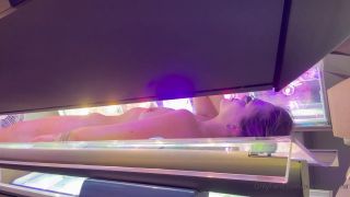 fetish Punchy Mama Punchy Mama aka punchymama - 04-12-2024 OnlyFans Video - A long and boring video of me tanning but its nice and relaxing if you like video-5