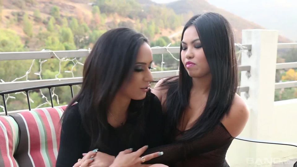 Tia Cyrus Gets Tongue Used Hard By Demanding Mistress Cindy  Starfall