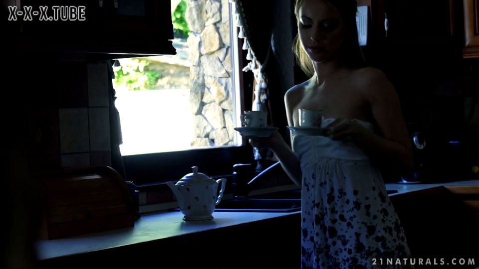 Blonde porn  Kira Thorn  Kira Thorn Eroticanal Com Tea For Twop