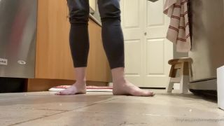 Onlyfans - Beneathmytoes - minutes You get to watch me kinda dance and clean my fridge - 26-04-2020-1