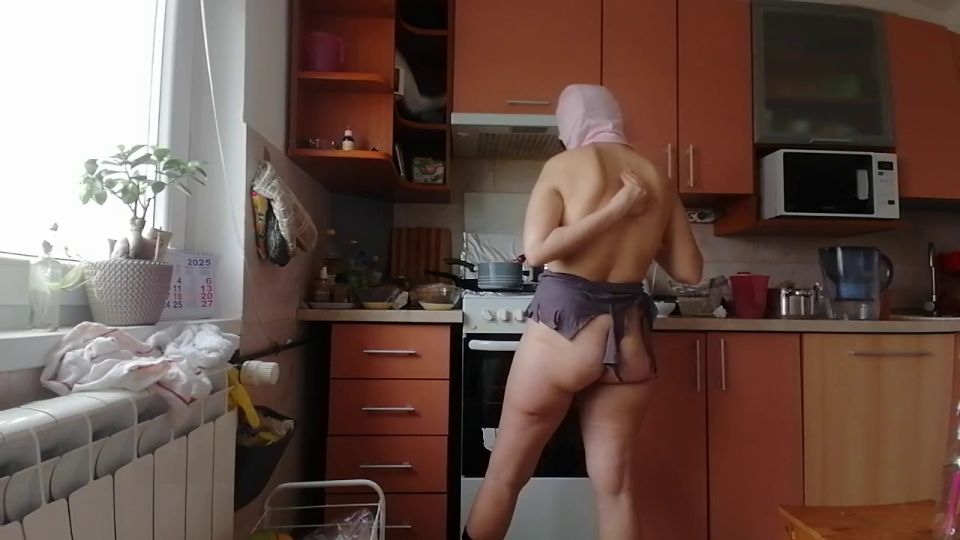Hermina - Amateur wife prepares breakfast naked. Hairy milf pussy, big tits, big ass.