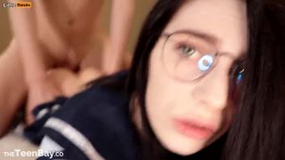 LittleReislin – My Friend Fucked me while I was Scrolling Twitter!!!!-2