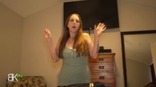 6286 Sharing A Bed With My Hot Stepmom Big Ass Milf-1