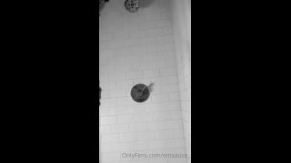 Em - emsaucee () Emsaucee - the shower is my favorite place who wants to join me 04-09-2020-0