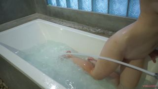 Verlonis Alina - Masturbates Solo In The Bathroom (Amateur porn)-3