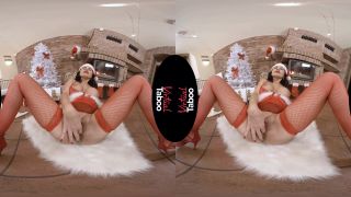 Ania Kinski – All You Need For Xmas Is Boobs 4K (Oculus Go)!!!-6