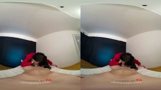 Izzy Lush As TOKYO Uses Pussy To Free Herself In MONEY HEIST VR Porn Pa-3