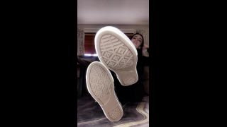 Queen Deserves () Queendeserves - home from a walk around the lake look at the soles of my converse beta loser crawl b 20-03-2020-6