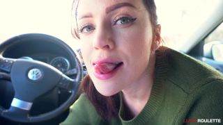 [Amateur] Married woman gave a blowjob to a taxi driver-9