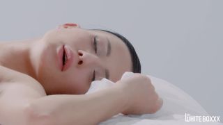 Natural Czech beauty Massage!-3