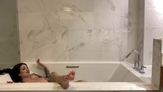 Mistress Damazonia - Damazonia Damazonia - massage my feet while im enjoying my bath like a queen 27-11-2019-6