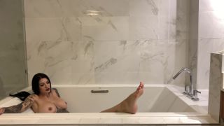 Mistress Damazonia - Damazonia Damazonia - massage my feet while im enjoying my bath like a queen 27-11-2019-8