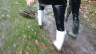 My Dirty Hobby - Shinylady2015 - 2 Girls - Sneaker werden erledigt In Gummistiefeln spielen wir Fus... - Amateur-5