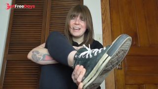 [GetFreeDays.com] HUFF MY SWEATY SHOES AND FARTS SMELL DOMINATION Porn Film June 2023-0