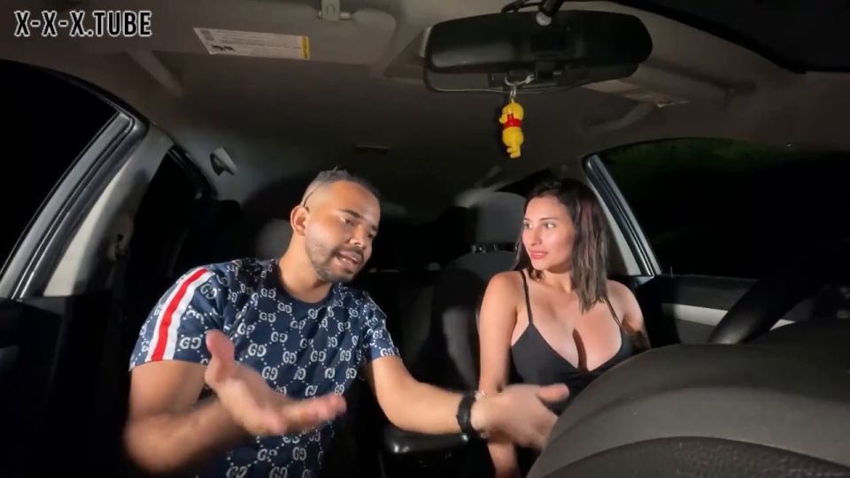 Discuto Con Mi Novio En El Carro Y Viene Mi Amiga Para Consolarme Y Me Termina Follando Jenifer Playp  Silicon Tits  Jenifer Play 