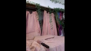 Webcam Model xlalitaxxxs: Hot Poses & Intimate Strokes Show-9