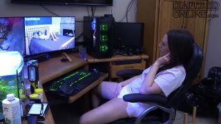 DiaperedonlineAlisha Alisha Masturbating While Watching Diaper Porn-1