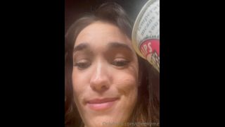 cheekymz 574e1891-2fb0-4aca-b60c-4be2e5eb6c78-flkLARxT-9
