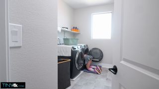 Daisy Phoenix Lavish 4K Stuck In The Washer FullHD Thrill-1