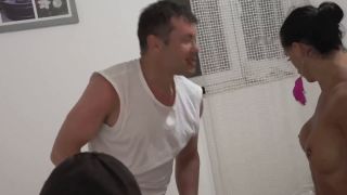 [K2S.CLUB] GianinaTS - Gesellschaftsabend eskaliert in Dreier Orgie mit Creampie - FullHD 1080P-4