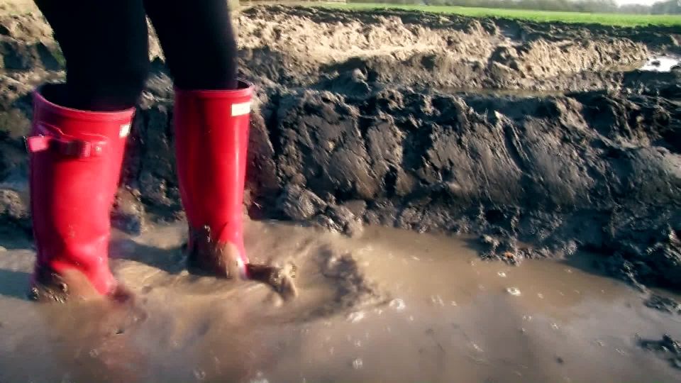 Jess And Ginas Double Wellie Wank Latex!