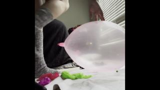 Many Vids: Buttplugbetty New Found Love For Balloons - Buttplugbetty-6
